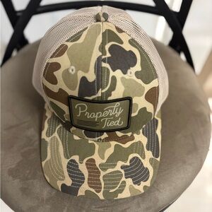 OS Properly Tied Tan/Brown/Green Vintage Camo Sportsman Trucker Hat.  In EUC!